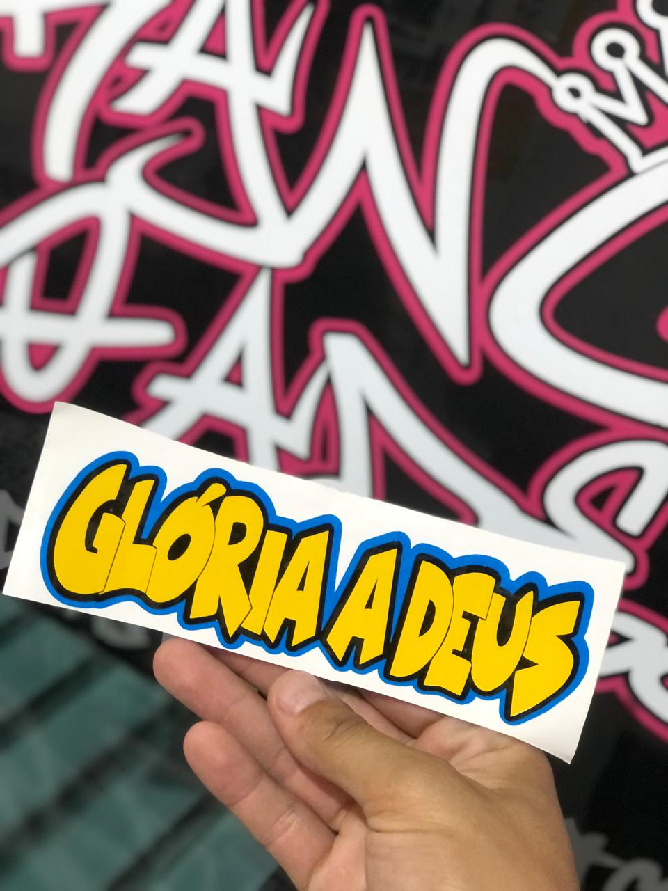 ADESIVO-GLORIA-A-DEUS-AMARELO